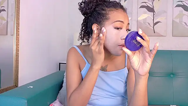 flavia cruz online show from February 9, 2026, 7:29 pm