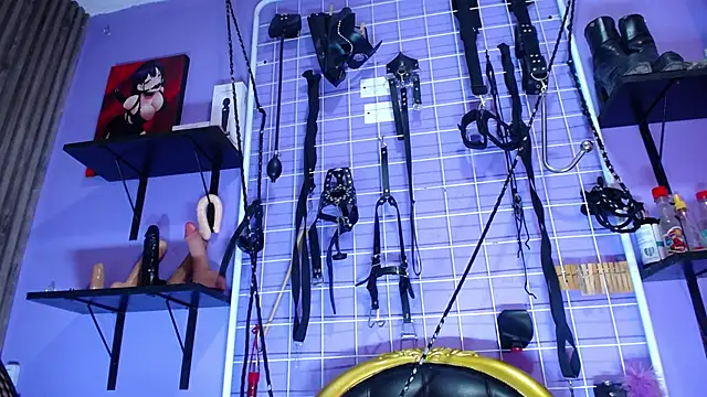  candy bdsm  online show from April 15, 2026, 7:58 pm