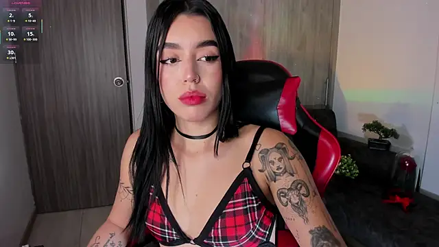 zoee jackson online show from March 11, 2026, 3:23 am