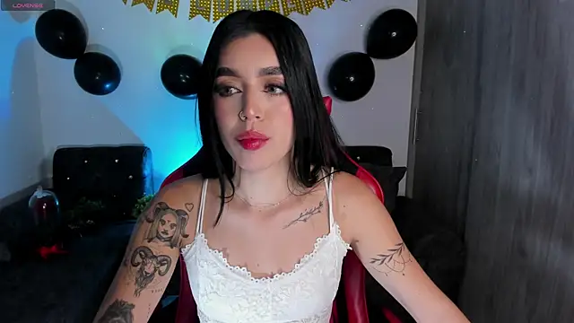 zoee jackson online show from April 18, 2026, 4:05 am