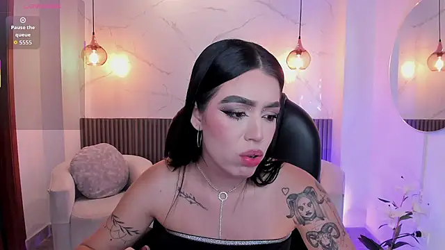zoee jackson online show from June 14, 2026, 6:43 pm