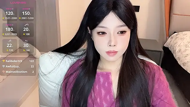 Snapshot of Q-ing chatting on December 12, 2024, 5:48 pm Q-ing online show from December 12, 2024, 5:48 pm