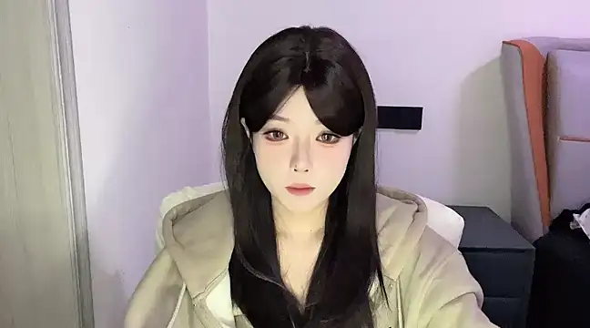 Snapshot of Q-ing chatting on March 8, 2025, 12:20 pm Q-ing online show from March 8, 2025, 12:20 pm