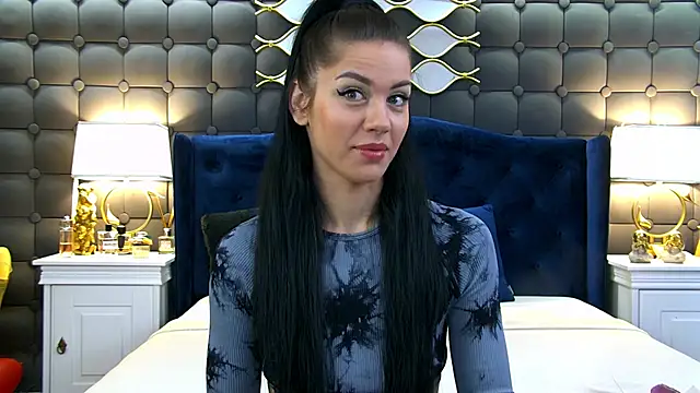 LeyaCass online show from March 15, 2025, 4:13 am