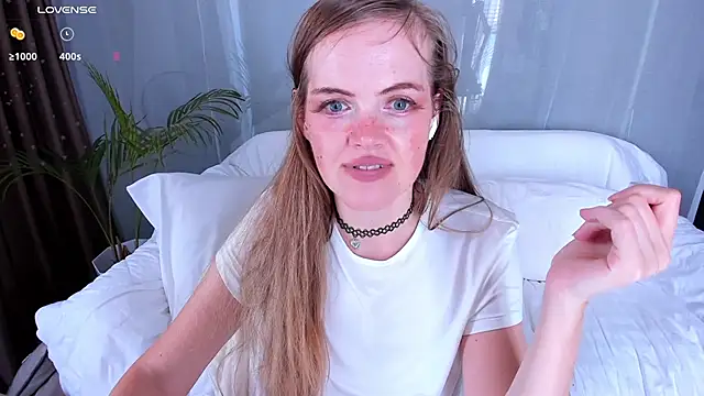 Snapshot of CutieEllie chatting on March 9, 2026, 5:22 am CutieEllie online show from March 9, 2026, 5:22 am