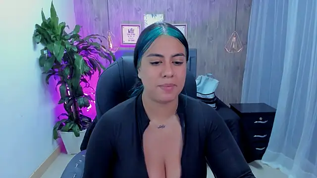 Snapshot of Xisu_ chatting on December 12, 2024, 3:43 am Xisu online show from December 12, 2024, 3:43 am