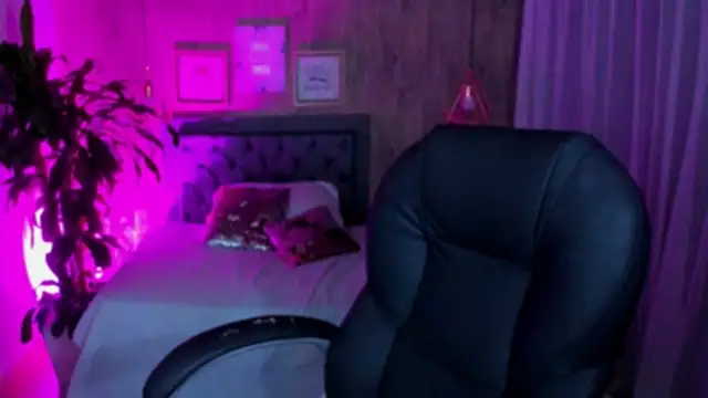 Snapshot of Xisu_ chatting on December 19, 2024, 4:13 am Xisu online show from December 19, 2024, 4:13 am