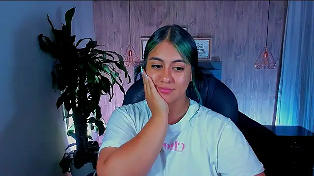 Snapshot of Xisu_ chatting on February 9, 2025, 3:53 am Xisu online show from February 9, 2025, 3:53 am