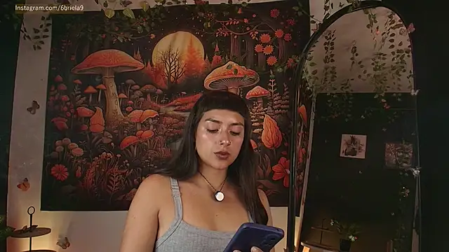 6Briela9  online show from May 9, 2026, 4:17 am