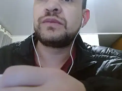 Snapshot of camiloking1720 chatting on December 5, 2024, 5:48 am camiloking1720 online show from December 5, 2024, 5:48 am