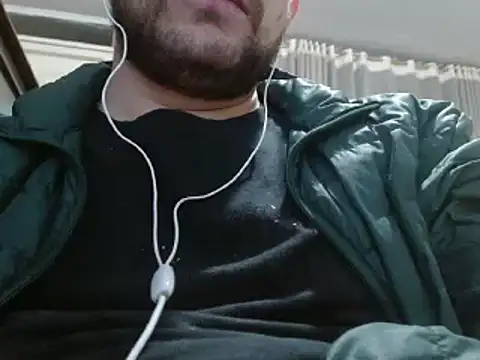 Snapshot of camiloking1720 chatting on December 15, 2024, 4:29 am camiloking1720 online show from December 15, 2024, 4:29 am