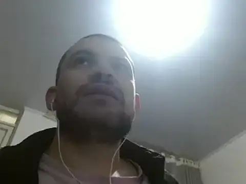 Snapshot of camiloking1720 chatting on January 12, 2025, 7:10 pm camiloking1720 online show from January 12, 2025, 7:10 pm