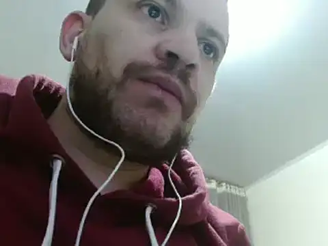 Snapshot of camiloking1720 chatting on January 18, 2025, 3:09 am camiloking1720 online show from January 18, 2025, 3:09 am