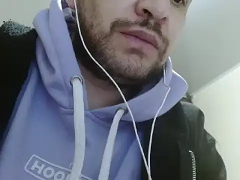 Snapshot of camiloking1720 chatting on February 3, 2025, 8:57 am camiloking1720 online show from February 3, 2025, 8:57 am