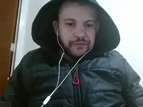 Snapshot of camiloking1720 chatting on February 13, 2025, 7:45 am camiloking1720 online show from February 13, 2025, 7:45 am