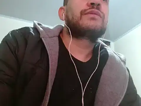 Snapshot of camiloking1720 chatting on February 13, 2025, 6:48 pm camiloking1720 online show from February 13, 2025, 6:48 pm