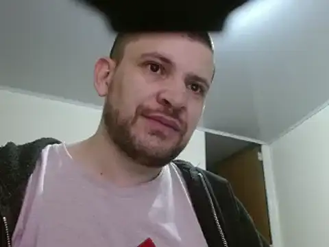 Snapshot of camiloking1720 chatting on February 15, 2025, 8:22 pm camiloking1720 online show from February 15, 2025, 8:22 pm