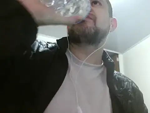 Snapshot of camiloking1720 chatting on February 22, 2025, 10:31 pm camiloking1720 online show from February 22, 2025, 10:31 pm