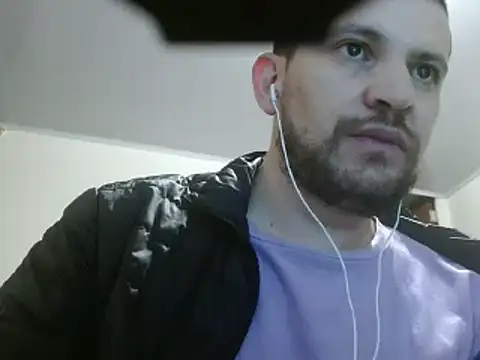 Snapshot of camiloking1720 chatting on February 23, 2025, 7:28 pm camiloking1720 online show from February 23, 2025, 7:28 pm