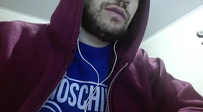 Snapshot of camiloking1720 chatting on March 10, 2025, 4:28 am camiloking1720 online show from March 10, 2025, 4:28 am