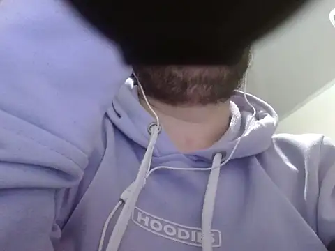 Snapshot of camiloking1720 chatting on September 18, 2025, 6:04 am camiloking1720 online show from September 18, 2025, 6:04 am