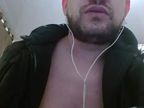 Snapshot of camiloking1720 chatting on October 22, 2025, 10:42 pm camiloking1720 online show from October 22, 2025, 10:42 pm