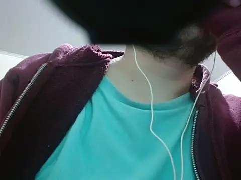 Snapshot of camiloking1720 chatting on December 20, 2025, 12:40 am camiloking1720 online show from December 20, 2025, 12:40 am