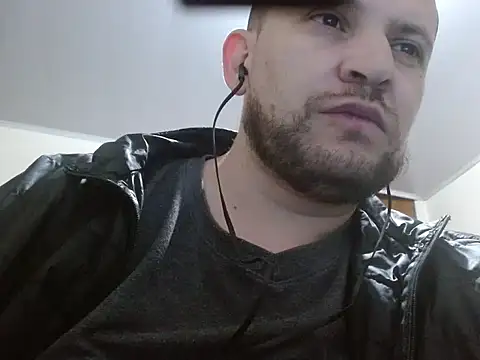 Snapshot of camiloking1720 chatting on January 7, 2026, 2:08 pm camiloking1720 online show from January 7, 2026, 2:08 pm