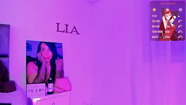 Lia johnsonn online show from October 15, 2025, 12:05 pm