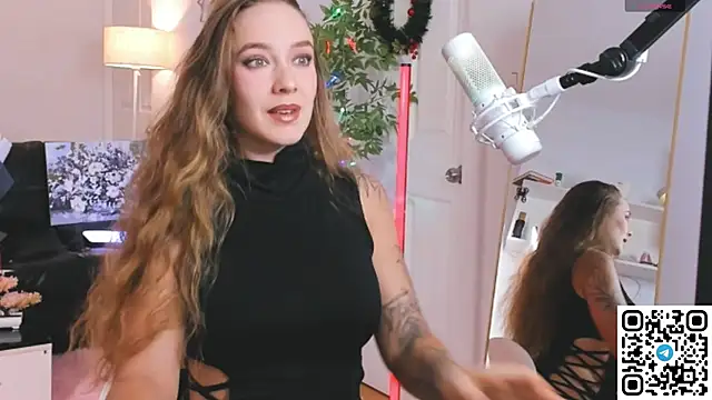 AngelPaull online show from March 4, 2026, 10:05 pm