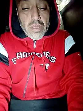 rodrig6987 1 online show from September 12, 2025, 3:28 am