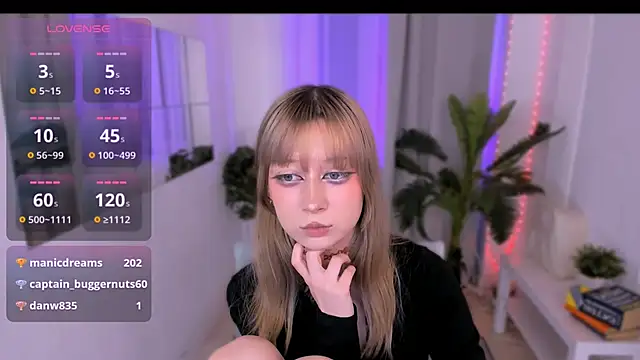 SaintGirl online show from March 16, 2025, 11:57 pm