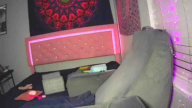 Tatithegoddess online show from March 21, 2026, 10:31 am