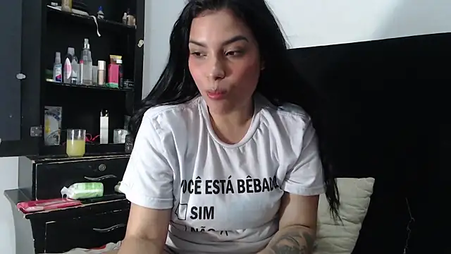 lolaa staars online show from December 22, 2024, 9:42 pm