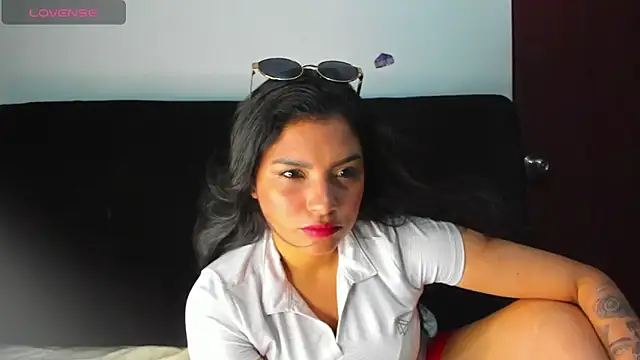 lolaa staars online show from May 13, 2026, 9:00 pm