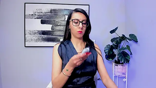 Snapshot of luna_willians chatting on January 29, 2025, 12:56 pm luna willians online show from January 29, 2025, 12:56 pm