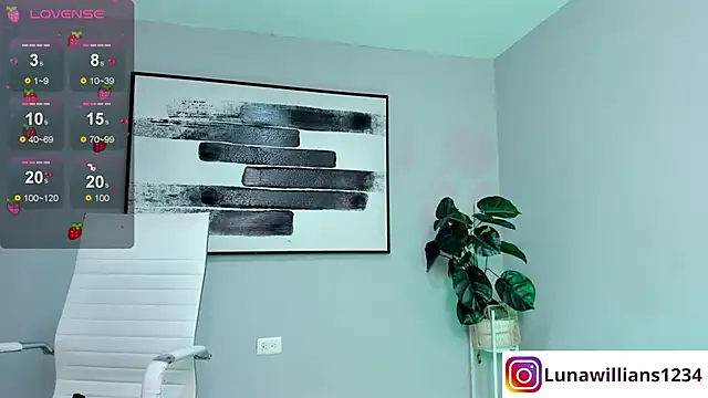 Snapshot of luna_willians chatting on February 20, 2025, 3:52 pm luna willians online show from February 20, 2025, 3:52 pm