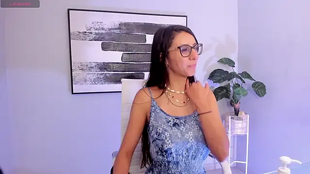 Snapshot of luna_willians chatting on March 5, 2025, 6:34 pm luna willians online show from March 5, 2025, 6:34 pm