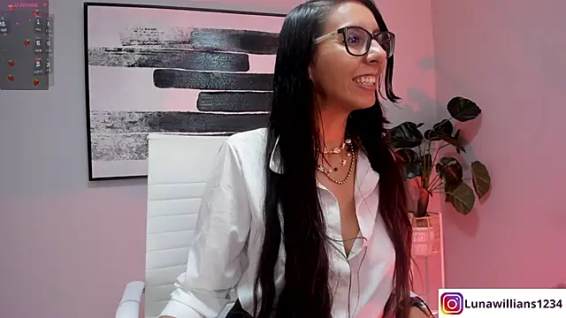 Snapshot of luna_willians chatting on March 13, 2025, 6:23 pm luna willians online show from March 13, 2025, 6:23 pm