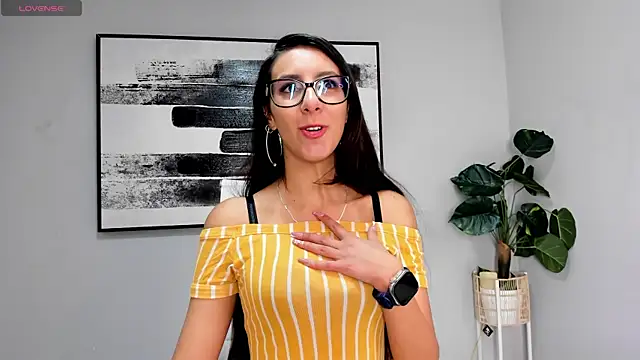 Snapshot of luna_willians chatting on March 17, 2025, 12:25 pm luna willians online show from March 17, 2025, 12:25 pm