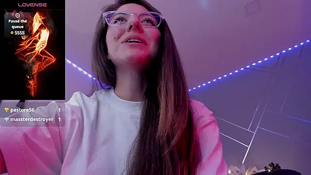 Ich Bin Julia online show from December 9, 2024, 6:57 pm