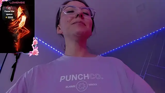 Ich Bin Julia online show from January 2, 2025, 4:02 pm