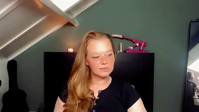 Snapshot of roxanna24 chatting on April 26, 2026, 7:33 pm roxanna24 online show from April 26, 2026, 7:33 pm