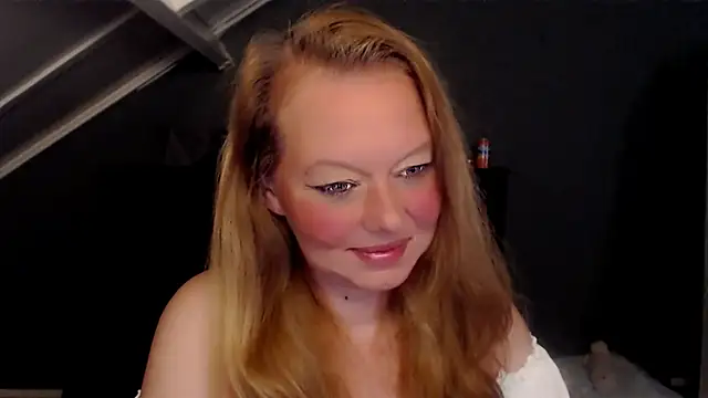 Snapshot of roxanna24 chatting on May 16, 2026, 9:13 pm roxanna24 online show from May 16, 2026, 9:13 pm