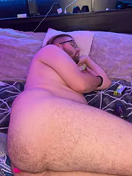 Snapshot of Comfortable_Bite chatting on November 15, 2025, 10:59 pm Comfortable Bite online show from November 15, 2025, 10:59 pm