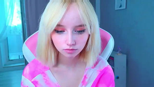 b4by LoL1 online show from April 2, 2026, 4:21 am