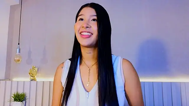 Snapshot of Aida_moreno chatting on March 27, 2026, 12:05 pm Aida moreno online show from March 27, 2026, 12:05 pm