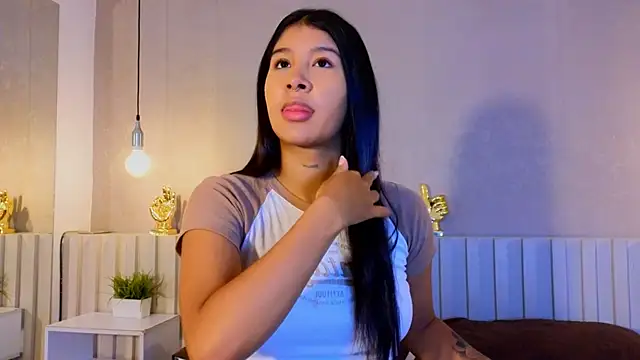 Snapshot of Aida_moreno chatting on April 1, 2026, 11:33 am Aida moreno online show from April 1, 2026, 11:33 am