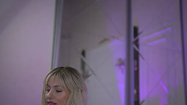 Snapshot of AdelineKing chatting on March 3, 2025, 3:08 am AdelineKing online show from March 3, 2025, 3:08 am