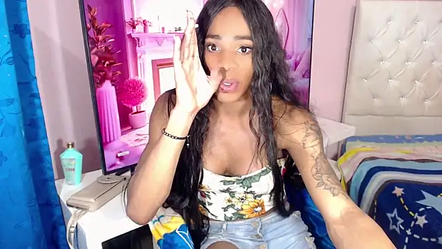 Snapshot of DannaDocell chatting on February 26, 2025, 5:28 pm DannaDocell online show from February 26, 2025, 5:28 pm